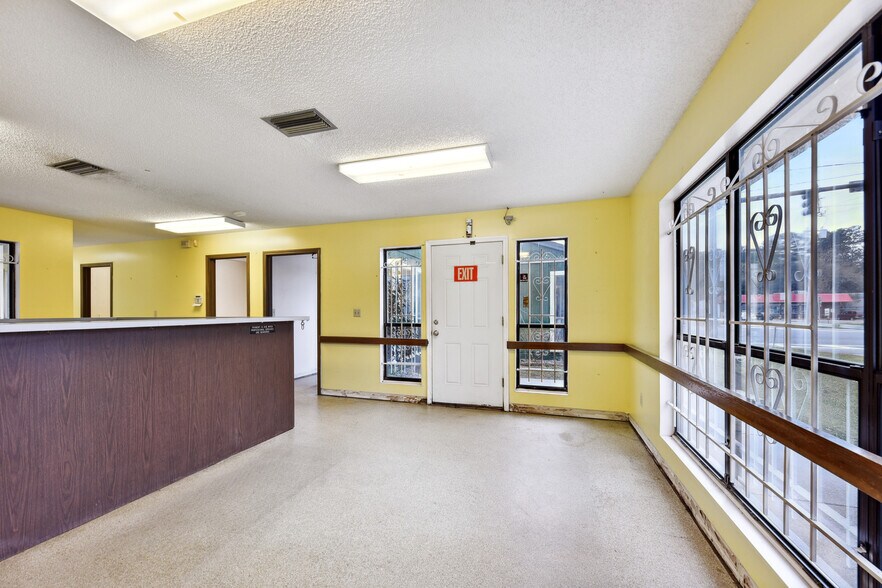 More Photos Of 10569 Lem Turner Rd, Jacksonville Medical For Sale