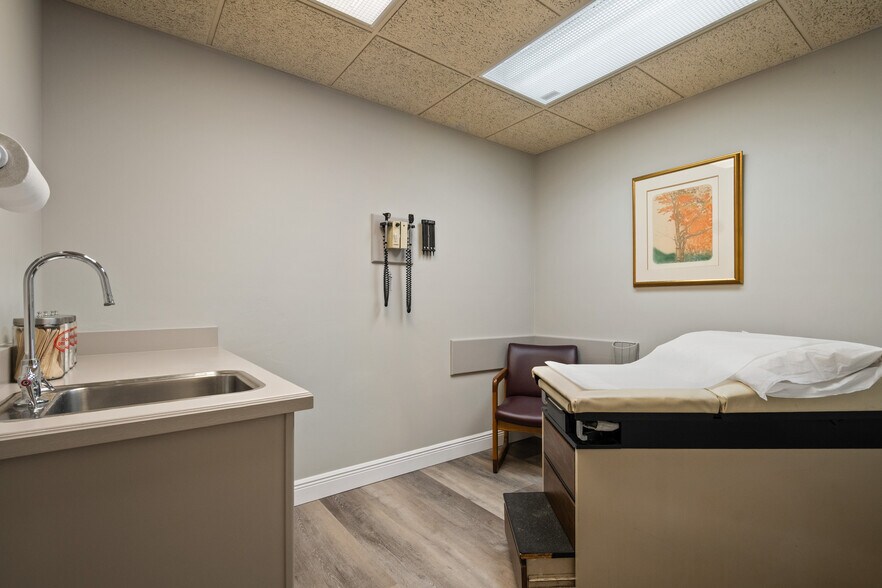 More Photos Of 3027 Aloma Ave, Winter Park Medical For Lease