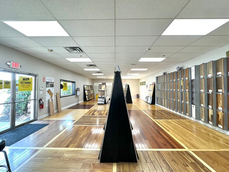 More Photos Of 1140 West 81st Ave, Merrillville Showroom For Sale