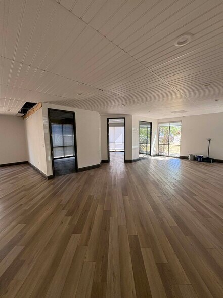 More Photos Of 7108 S Alton Way, Centennial Flex For Lease