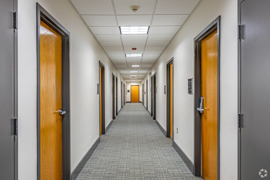 More Photos Of 6917 Arlington Rd, Bethesda Medical For Lease