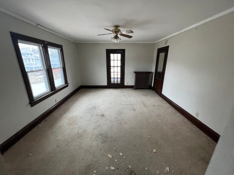 More Photos Of 311 E Joy St, Red Oak Apartments For Sale