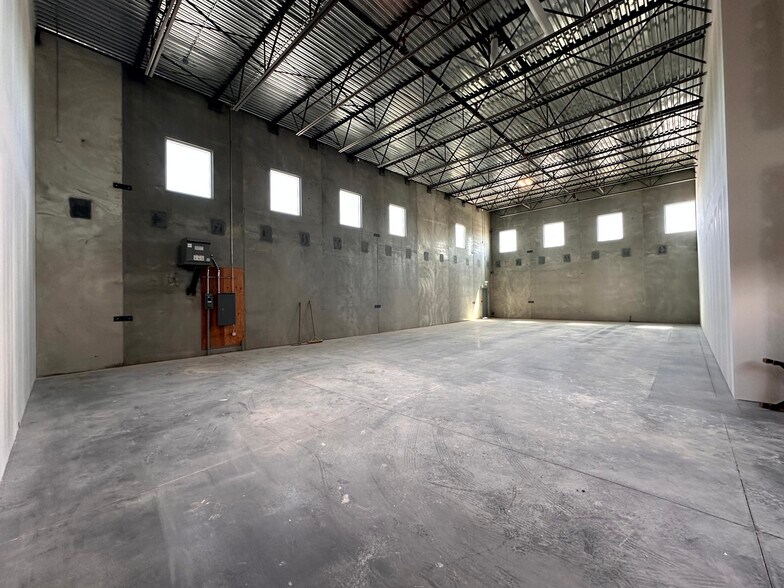 More Photos Of 4412 9 St SE, Calgary Warehouse For Sale