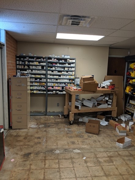 More Photos Of 2908 N Interstate 35, Austin Storefront Retail Office For Lease