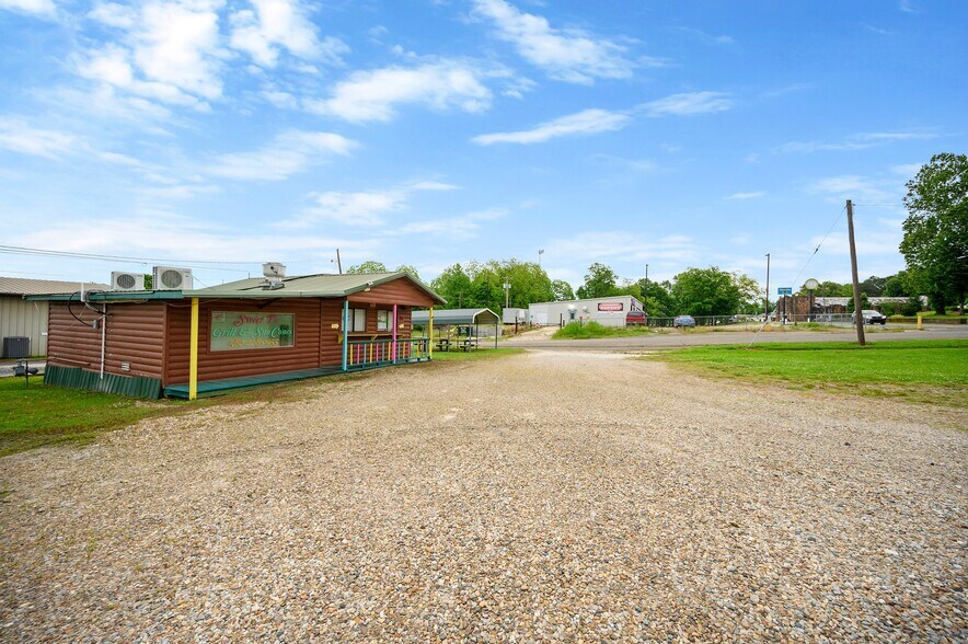 More Photos Of 309 E Washington St, Idabel Specialty For Sale