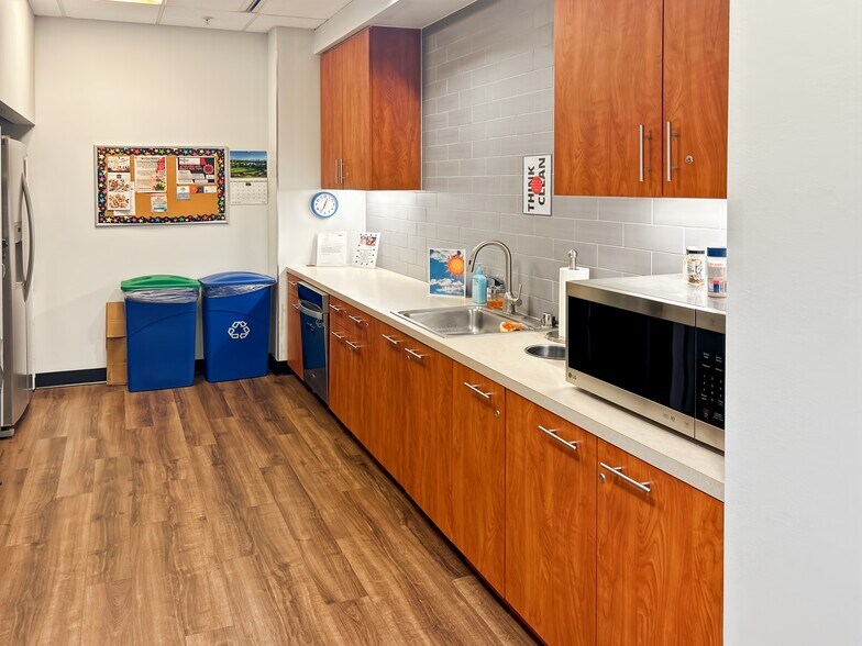 More Photos Of 9800 Mt Pyramid Ct, Englewood Coworking Space