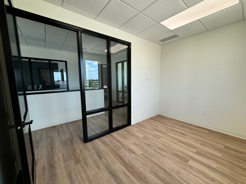 More Photos Of 142 SW 134th St, Oklahoma City Office For Lease
