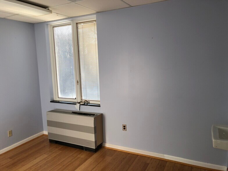 More Photos Of 611 S Carlin Springs Rd, Arlington Medical For Lease