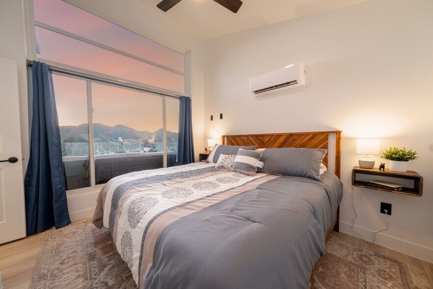 More Photos Of 342 Overlook Ln, Glendale Specialty For Sale