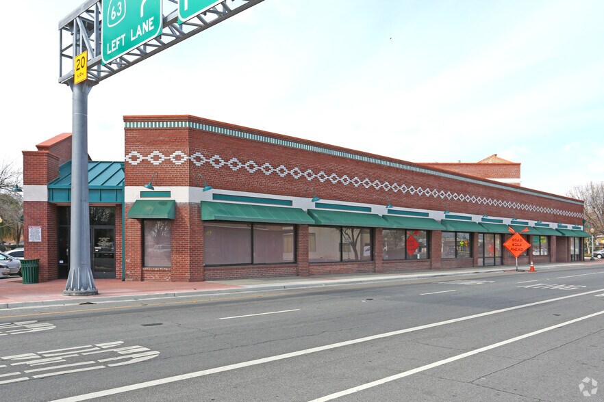 More Photos Of 711 N Court St, Visalia Office For Sale