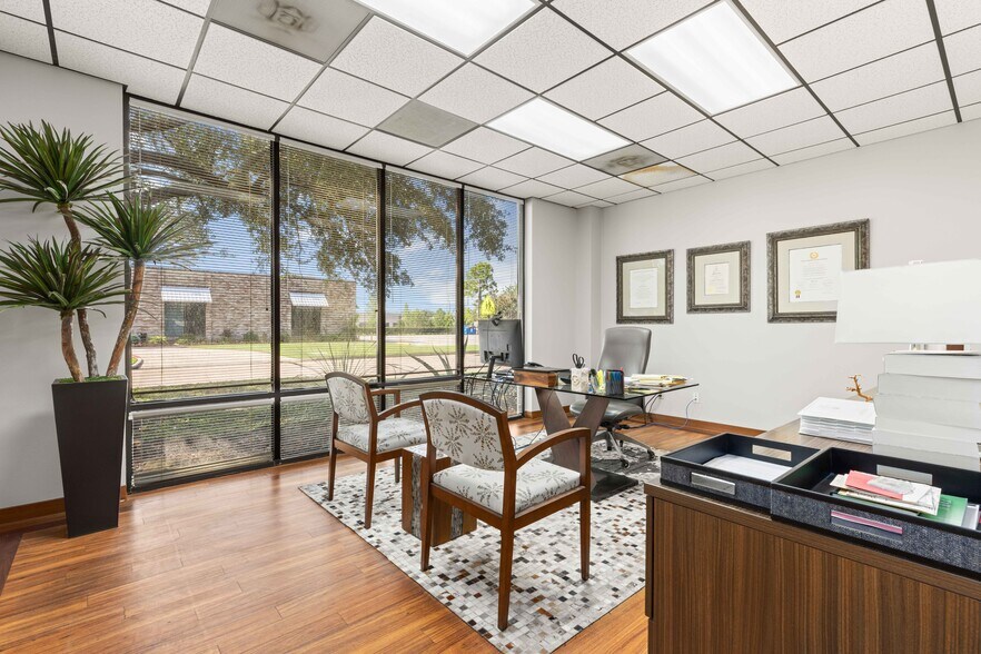 More Photos Of 17227 Mercury Dr, Houston Medical For Sale