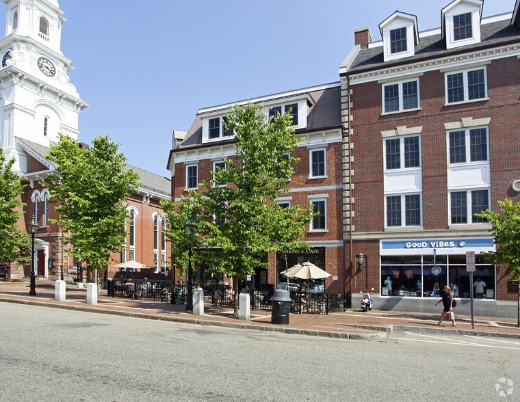 More Photos Of 18 Congress St, Portsmouth Apartments For Sale