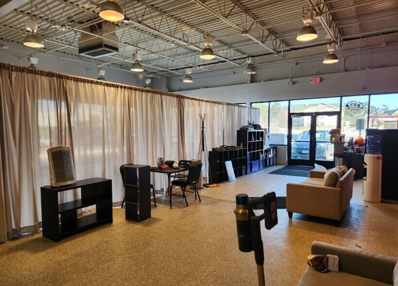 More Photos Of 9041-9127 Broderick Blvd, Inver Grove Heights General Retail For Lease