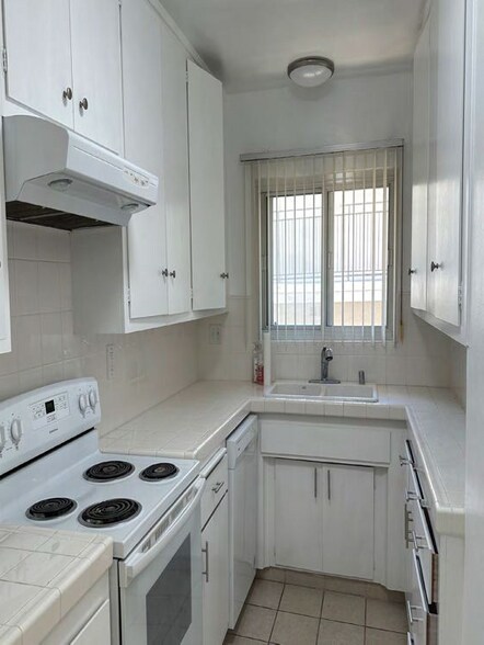 More Photos Of 8346 Manitoba St, Playa Del Rey Apartments For Sale