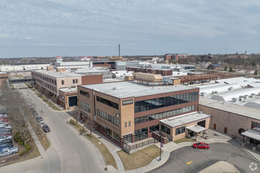 More Photos Of 525-705 3rd St, Beloit Office For Lease