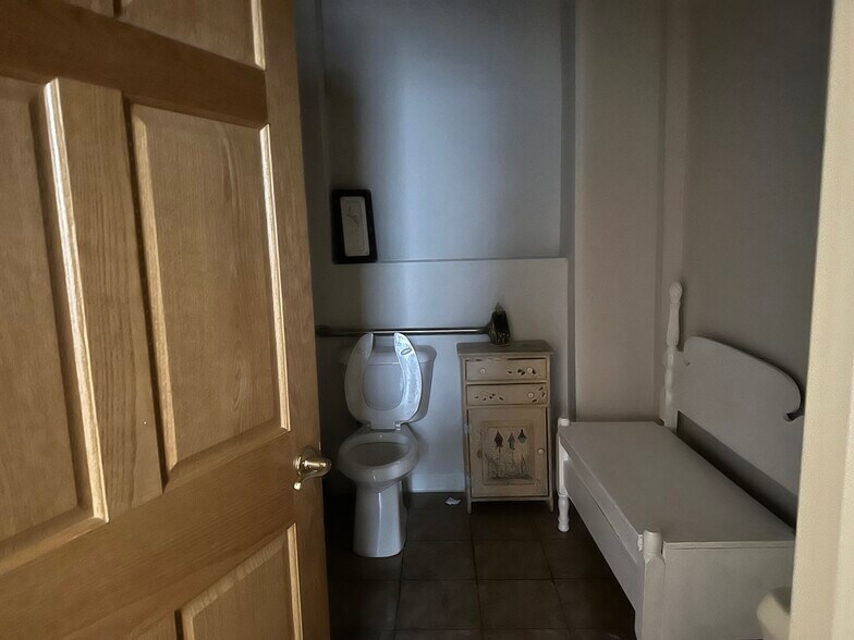 More Photos Of 8 E Front St, Monroe Storefront Retail Residential For Lease