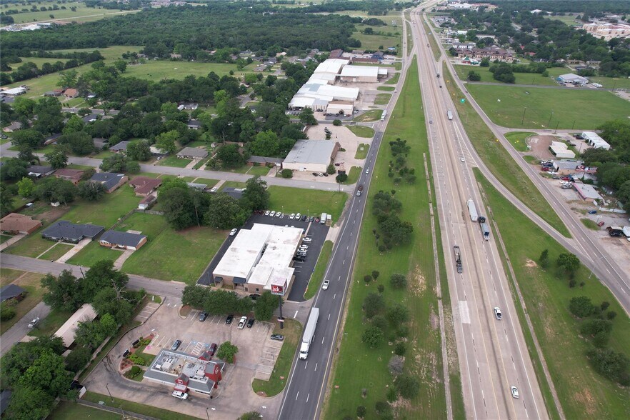 More Photos Of 200 Shannon Rd W, Sulphur Springs Storefront For Lease