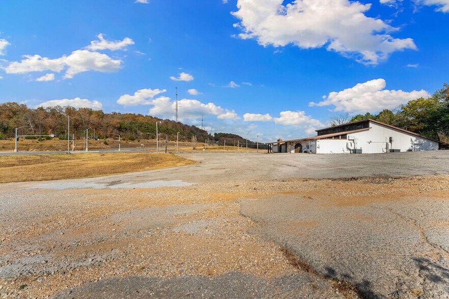 More Photos Of 76 Wright Hill Lane, Pineville Restaurant For Sale