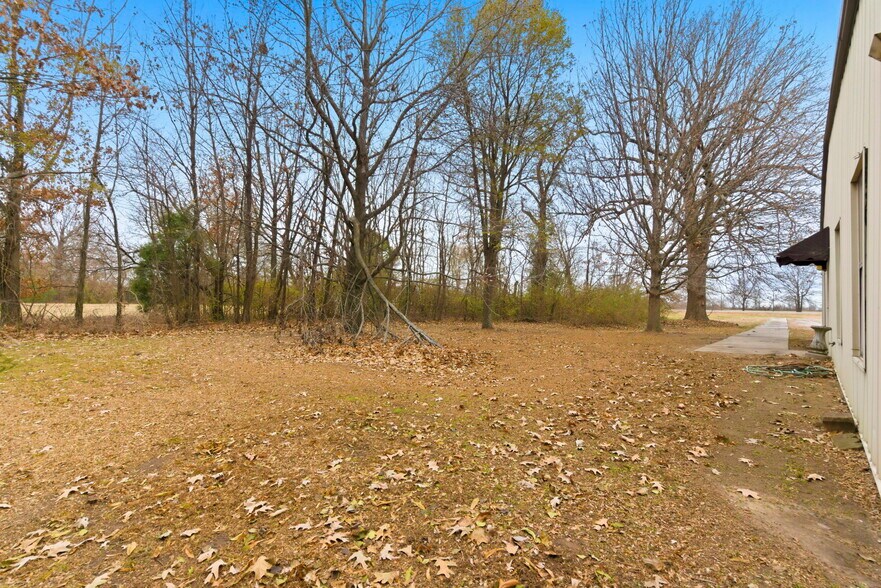 More Photos Of 718 N Martin St, East Prairie Office For Sale