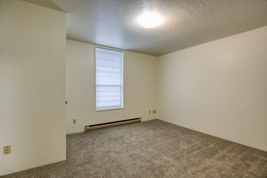 More Photos Of 208 N H St, Aberdeen Office For Sale