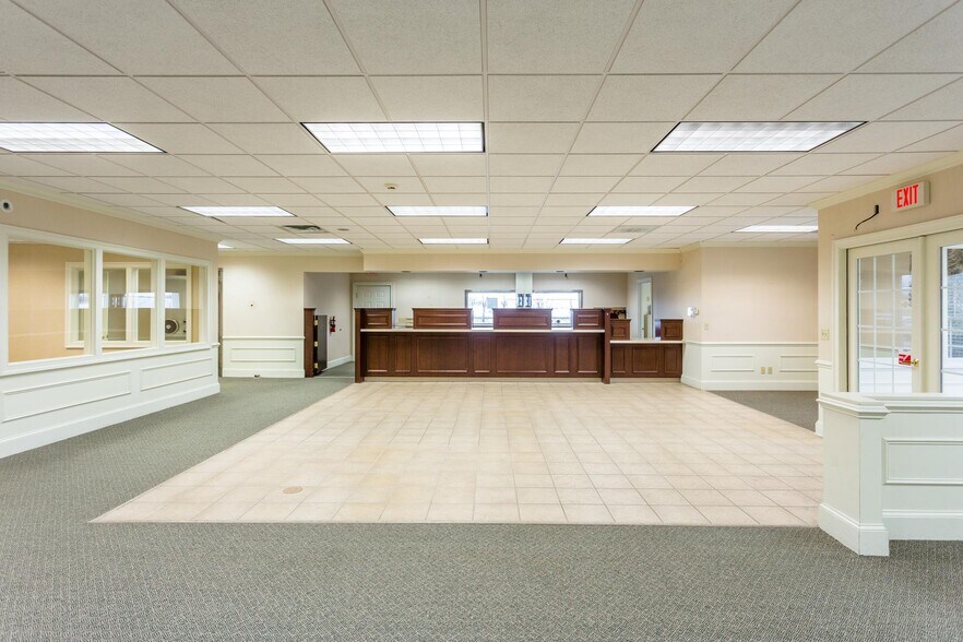 More Photos Of 9972 Spotswood Trl, Mcgaheysville Bank For Lease