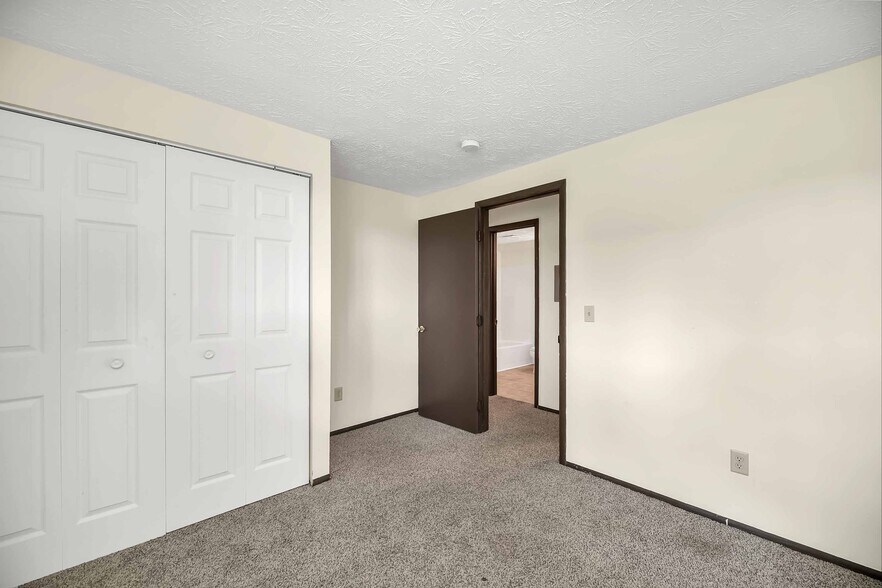 More Photos Of 2612 Pioneer Trl, Sandusky Apartments For Sale