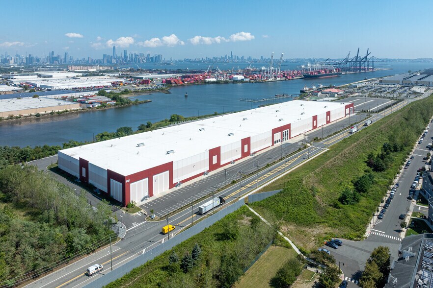 More Photos Of 101 Port Lincoln Rd, Bayonne Distribution For Lease