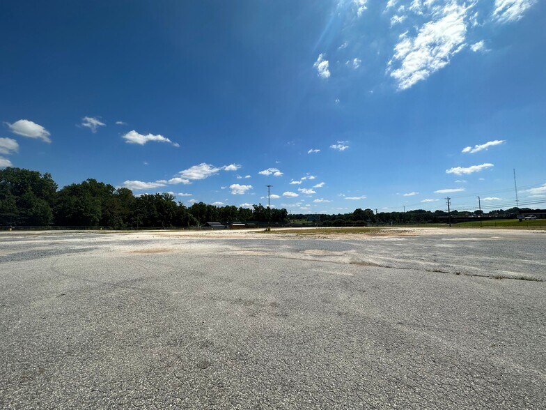 More Photos Of 452 Hyatt St, Gaffney Truck Terminal For Sale