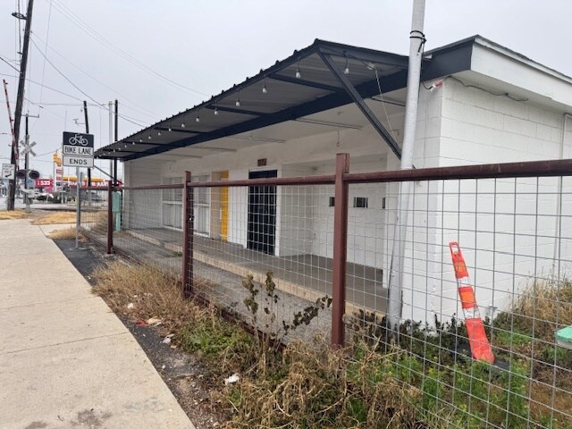 More Photos Of , San Antonio General Retail For Sale