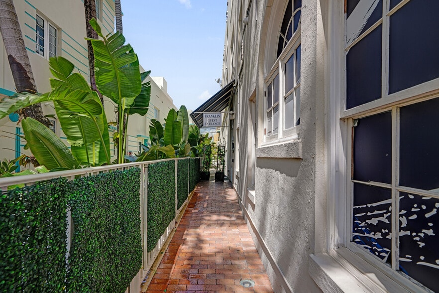 More Photos Of 860 Collins Ave, Miami Beach Hotel For Sale