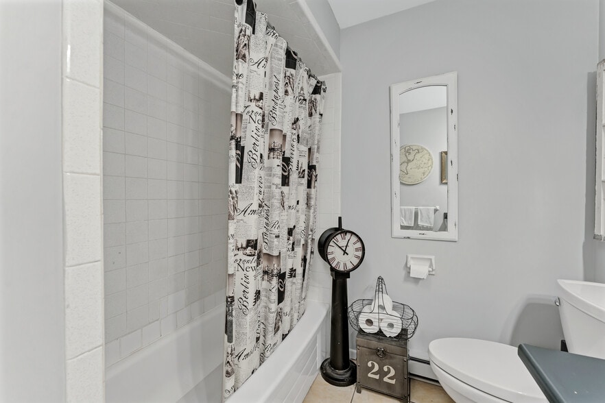 More Photos Of 109 Division St N, Kingsville Apartments For Sale