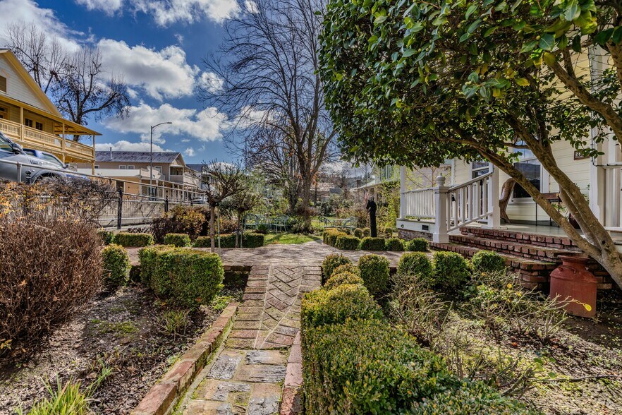 More Photos Of 77 Main St, Sutter Creek Hospitality For Sale