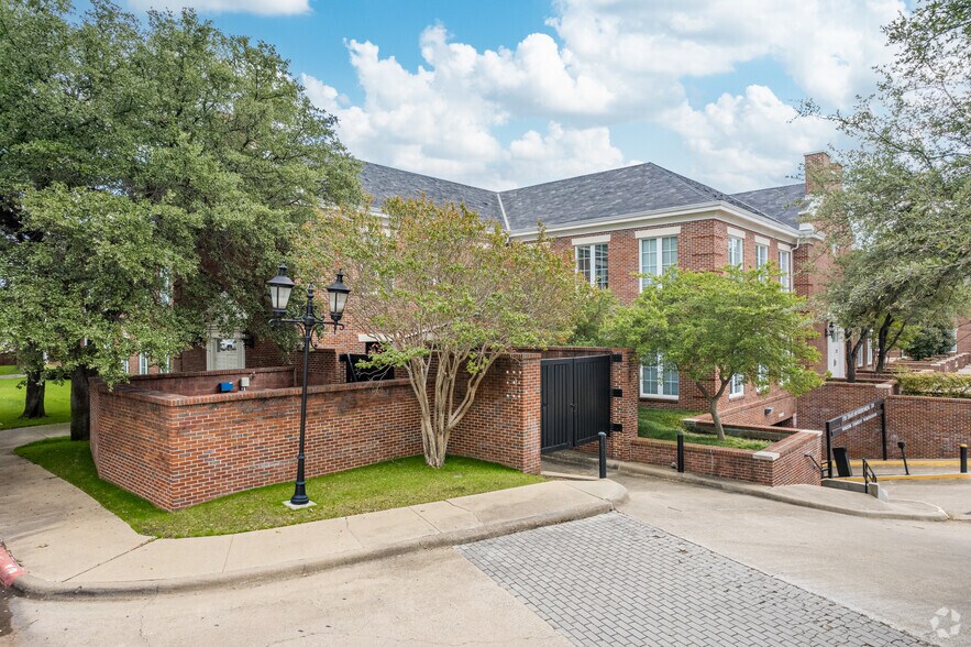 More Photos Of 17101 Preston Rd, Dallas Unknown For Lease