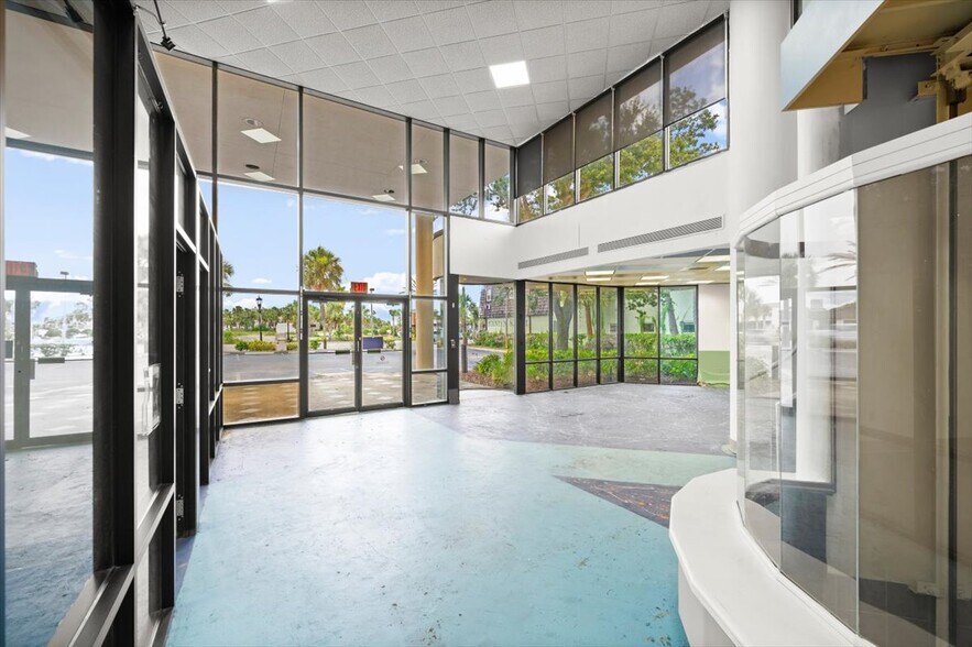 More Photos Of 128 E Granada Blvd, Ormond Beach Medical For Sale