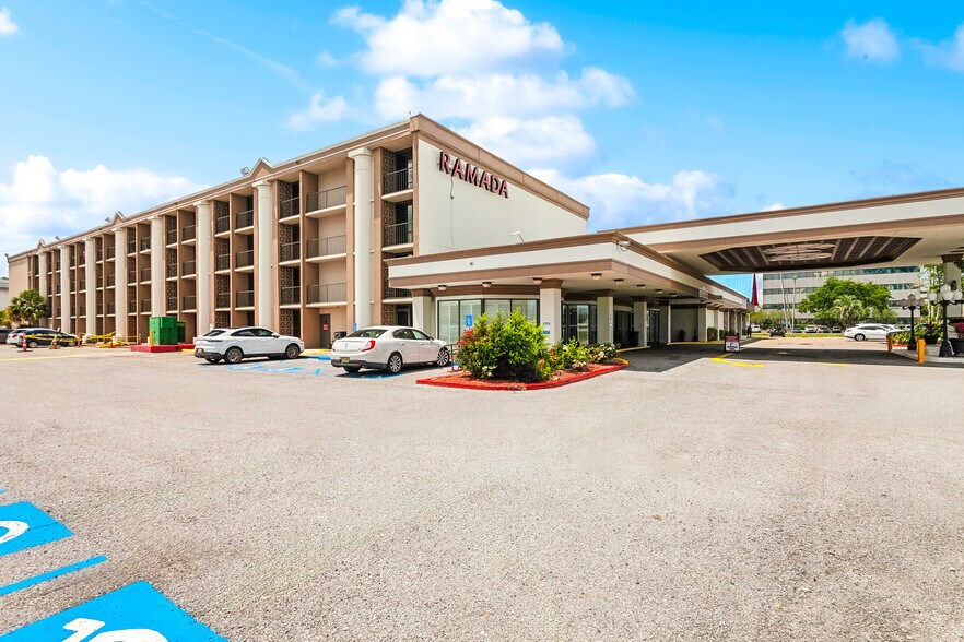 More Photos Of 3400 Service Rd, Metairie Hotel For Sale