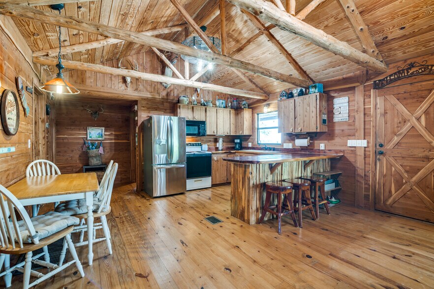 More Photos Of Richland Chambers Lake, Streetman Land For Sale