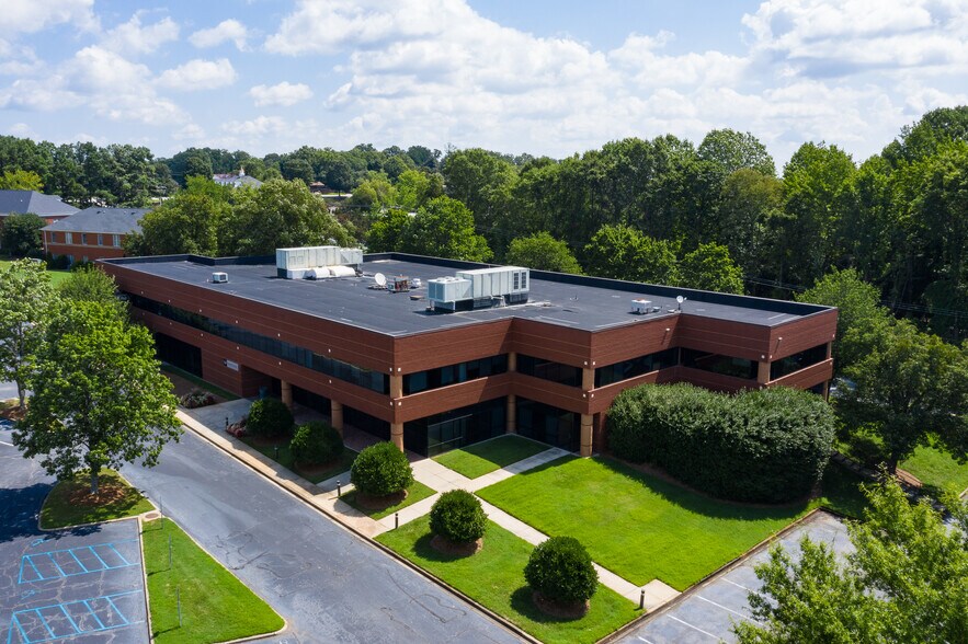 More Photos Of 15 Brendan Way, Greenville Office For Lease