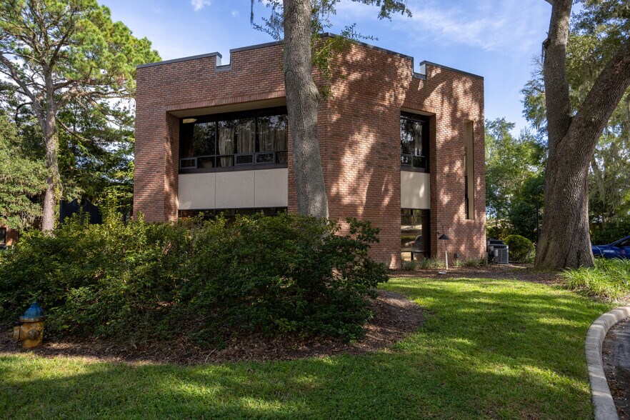 More Photos Of 2750 NW 43rd St, Gainesville Office For Lease