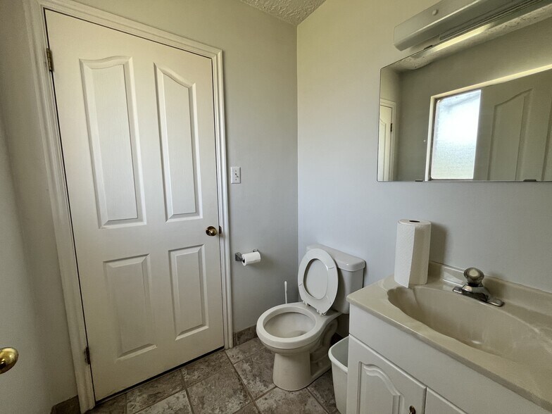 More Photos Of 7105 W 3500 S, Salt Lake City Office For Lease