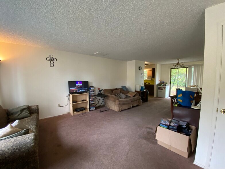 More Photos Of 1604 King St, Shelton Apartments For Sale