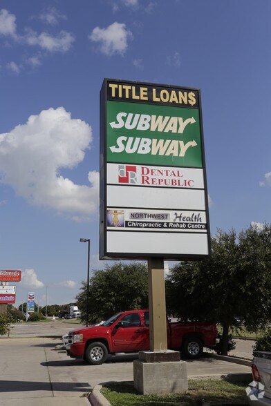 More Photos Of 3211 W Northwest Hwy, Dallas Storefront Retail Office For Lease