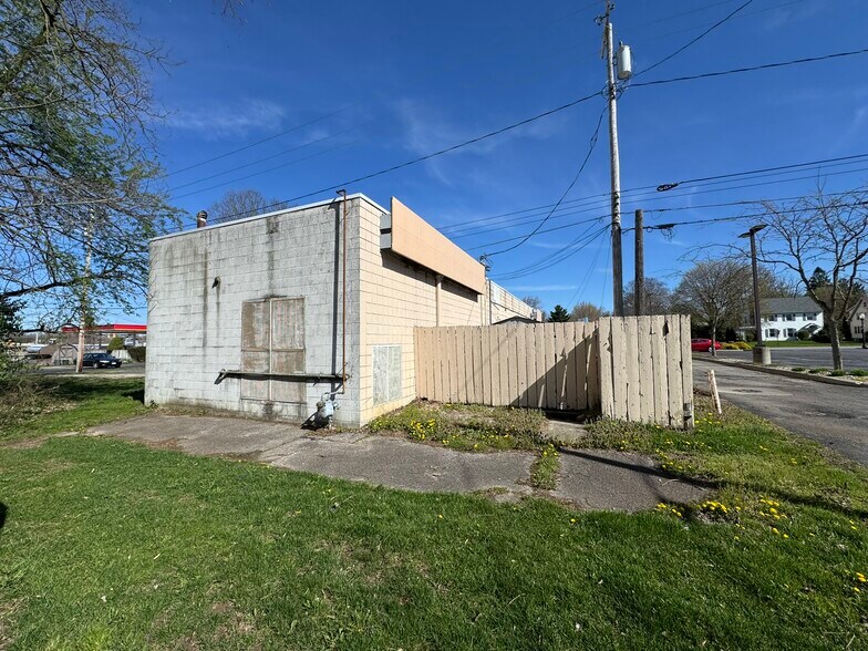 More Photos Of 731 Harding Way W, Galion Medical For Sale