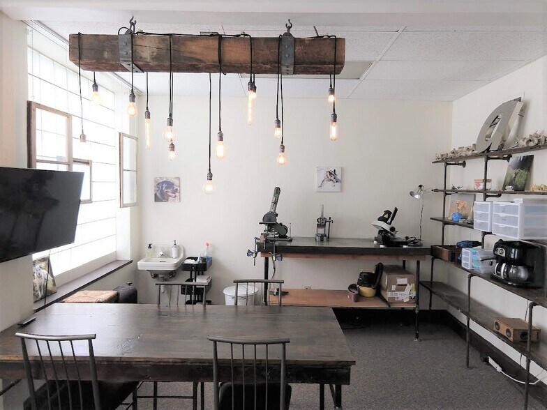 More Photos Of 405-407 SE Central Ave, Minneapolis Office For Lease