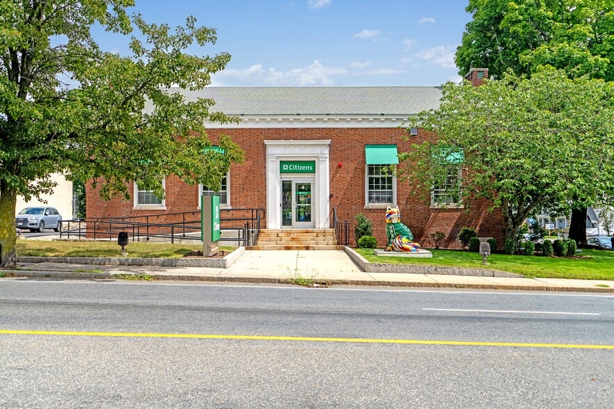 More Photos Of 4 Cocasset St, Foxborough Freestanding For Sale