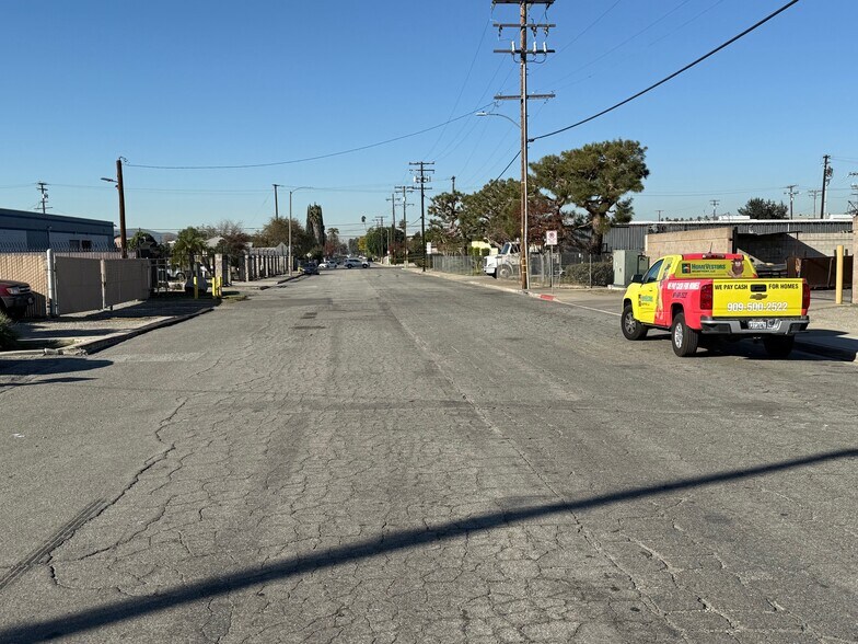 More Photos Of 1284 E 3rd St, Pomona Land For Lease