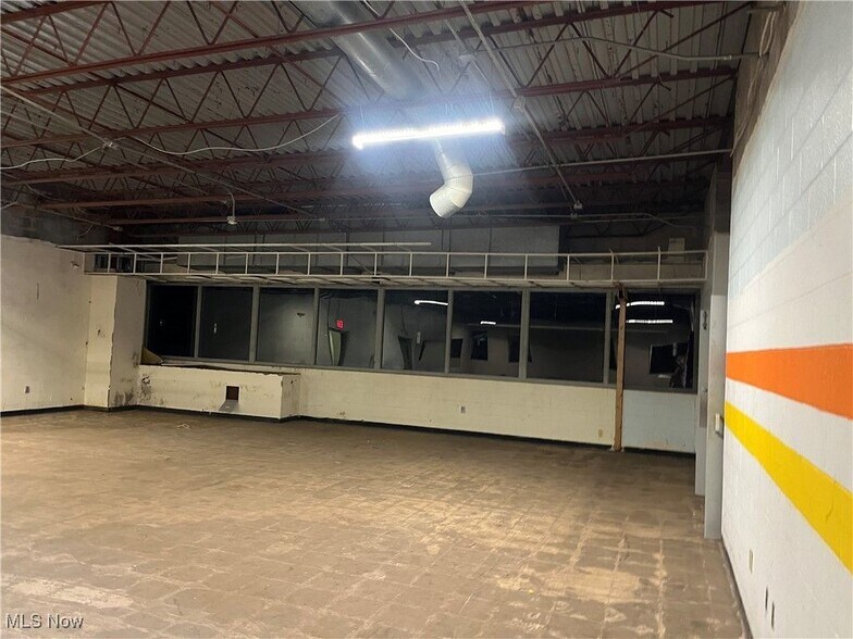 More Photos Of 2600 25th St, Canton Specialty For Lease