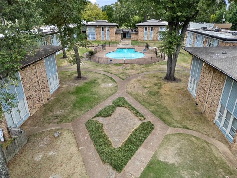 More Photos Of , Memphis Multifamily For Sale
