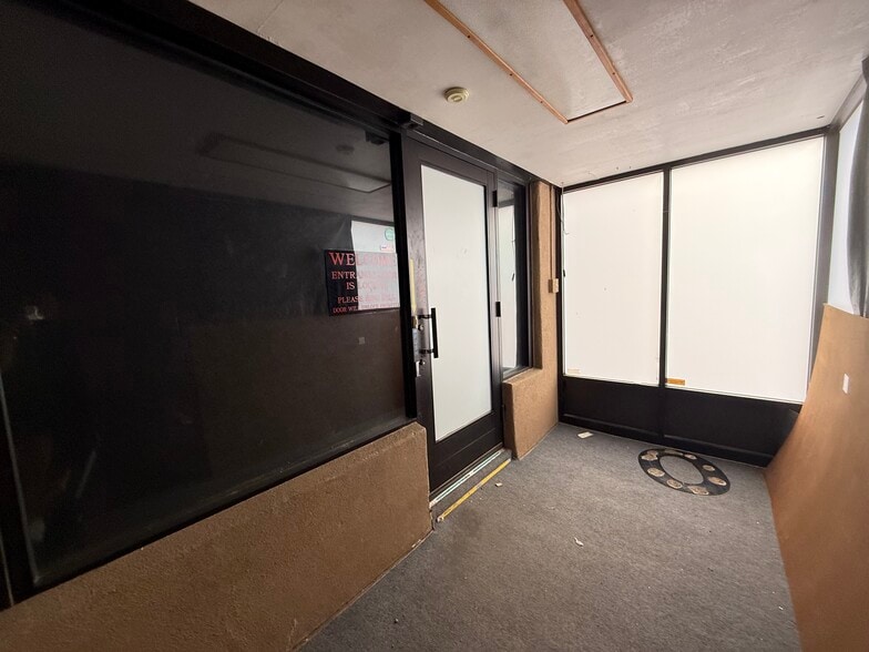 More Photos Of 2013 Ridgecrest Dr, Albuquerque Storefront Retail Office For Sale