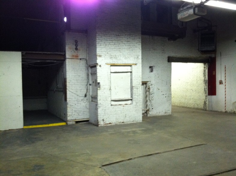 More Photos Of 175 E King St, Ephrata Warehouse For Lease