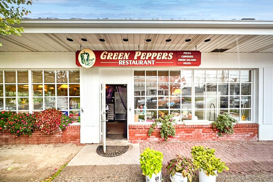 More Photos Of 10 Washington St, Middlebury Freestanding For Sale